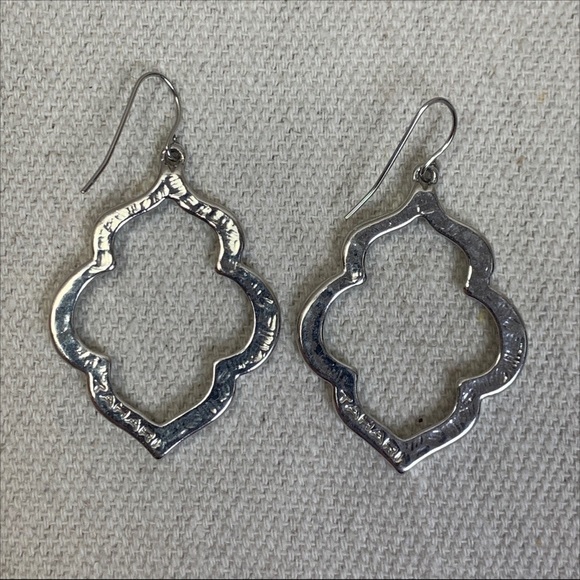 Tahari Moroccan inspired enameled Quatrefoil earrings - Picture 3 of 4